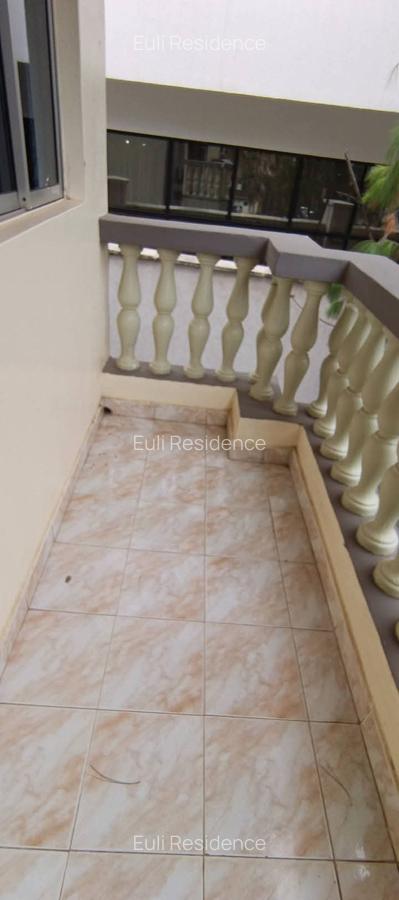 3 Bed Apartment with En Suite at Lantana Rd - 13