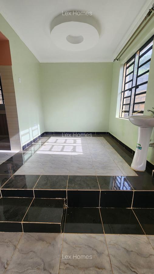 4 Bed House with En Suite at Kahuho - 6