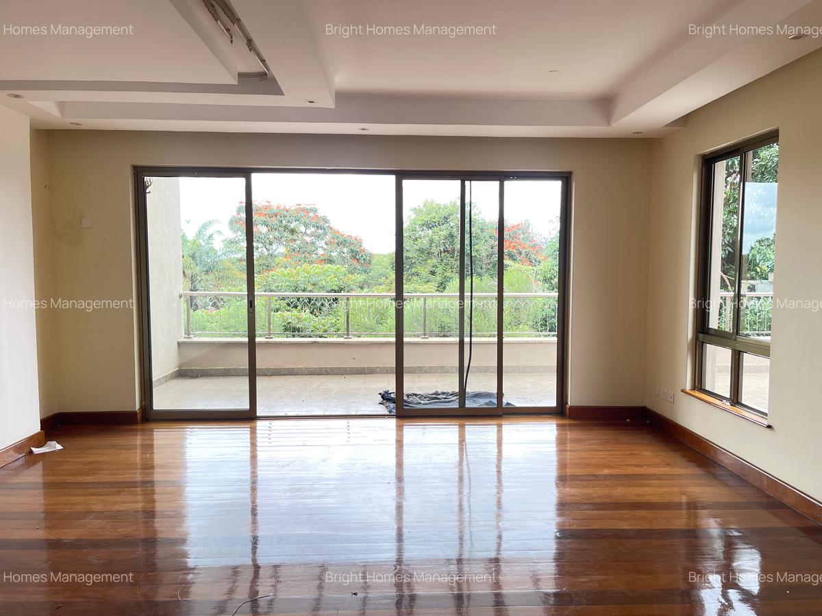 5 Bed Townhouse with En Suite in Lavington - 18