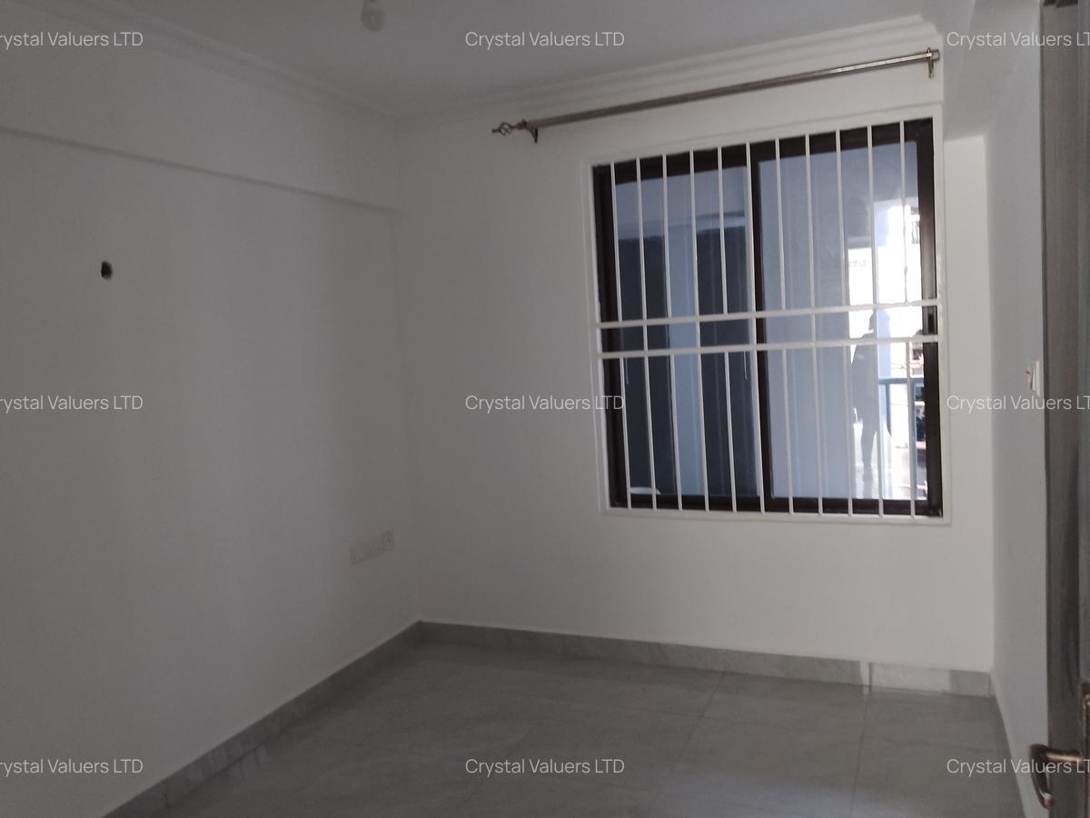 1 Bed Apartment with En Suite in Lavington - 6