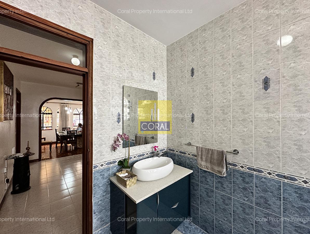 5 Bed Townhouse in Rhapta Road - 7