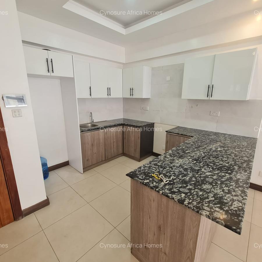 2 Bed Apartment with En Suite at Argwins Kodhek - 7