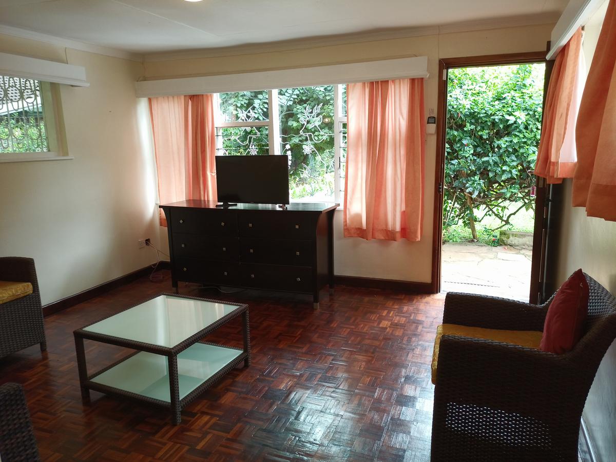 Serviced 1 Bed Apartment with En Suite at United Nations Crescent - 9