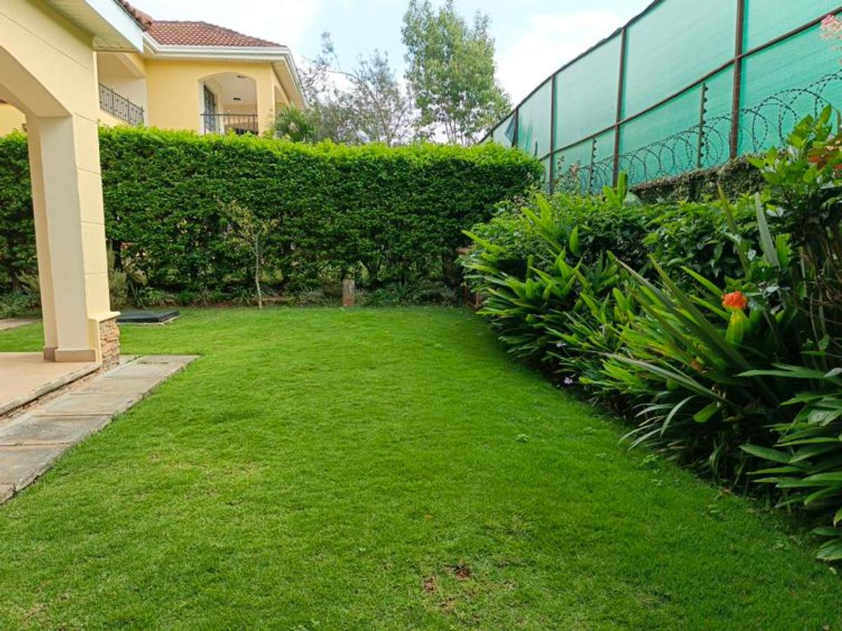 4 Bed Townhouse with En Suite in Lavington - 16
