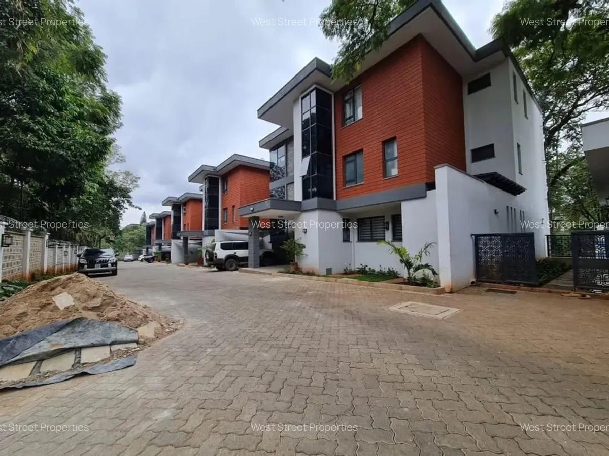 5 Bed Villa with En Suite at Lavington - 2