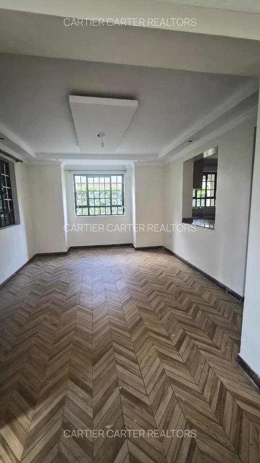 5 Bed House with En Suite in Garden Estate - 7