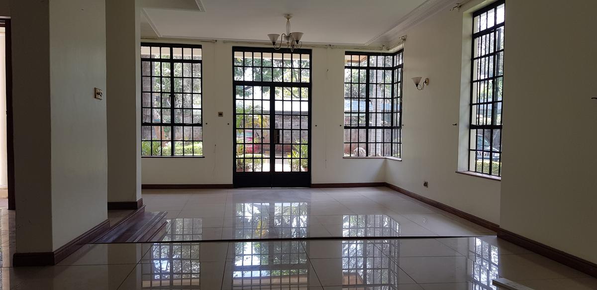 5 Bed Townhouse with En Suite at Convent Drive - 6