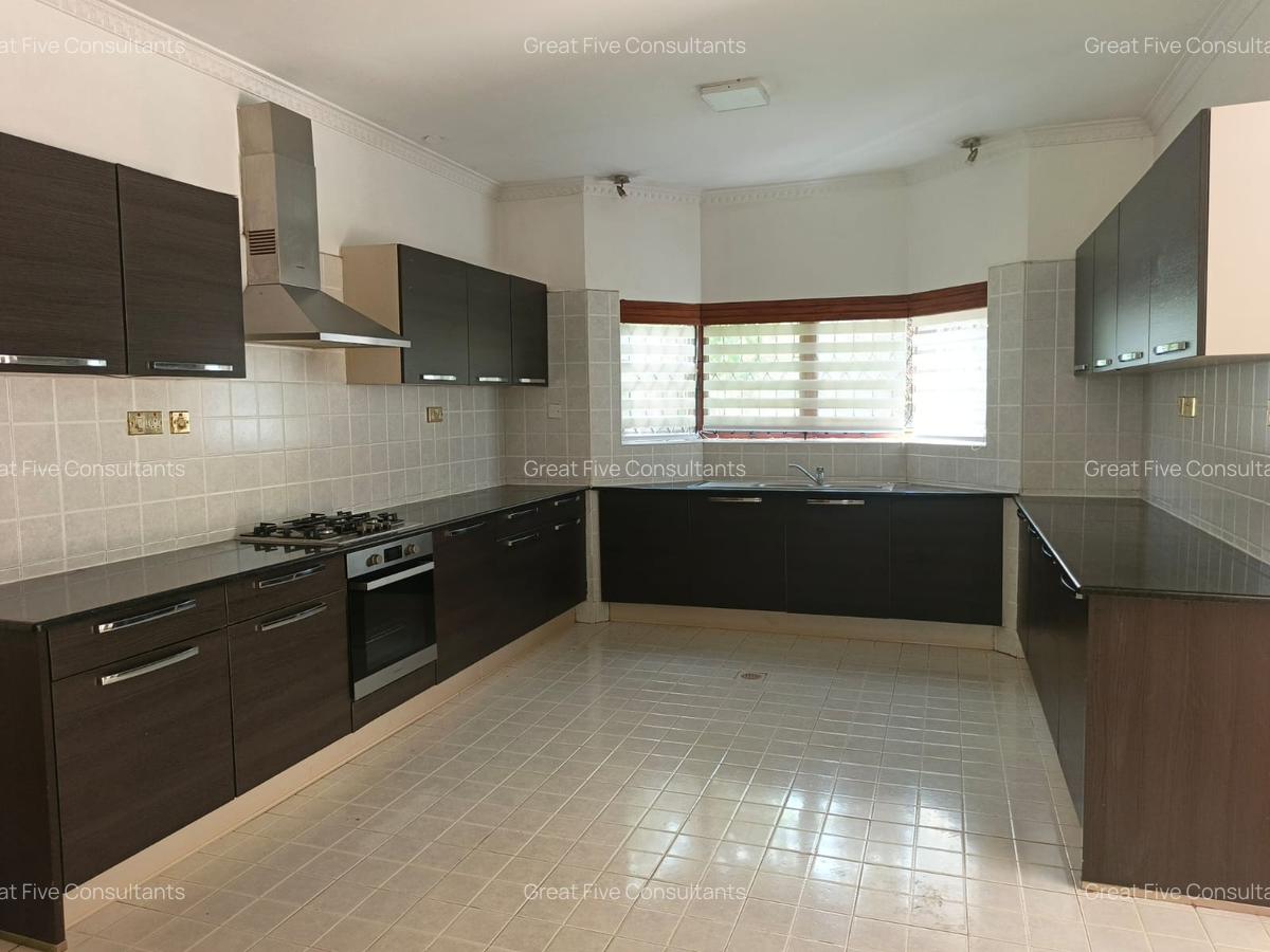 4 Bed Villa with En Suite in Runda - 8