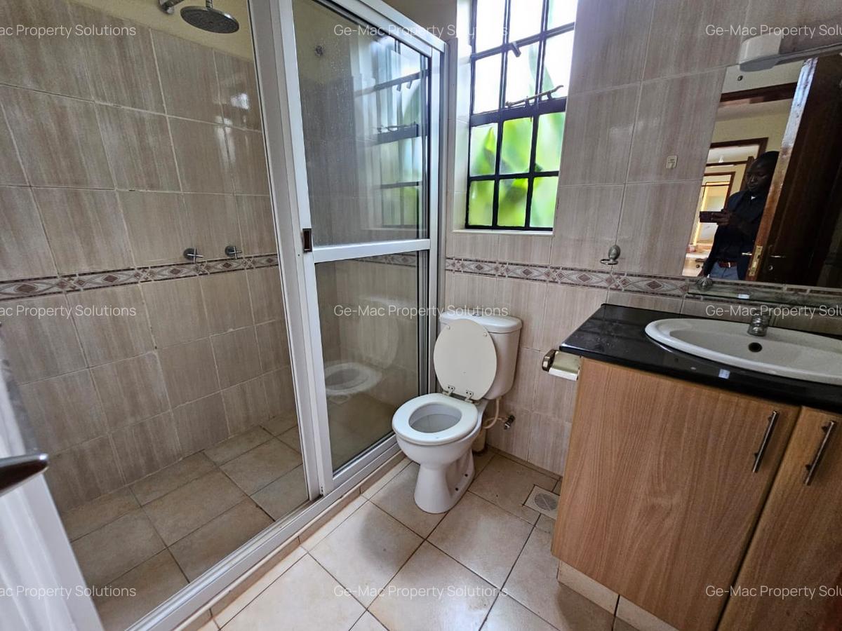 4 Bed House with En Suite in Runda - 17