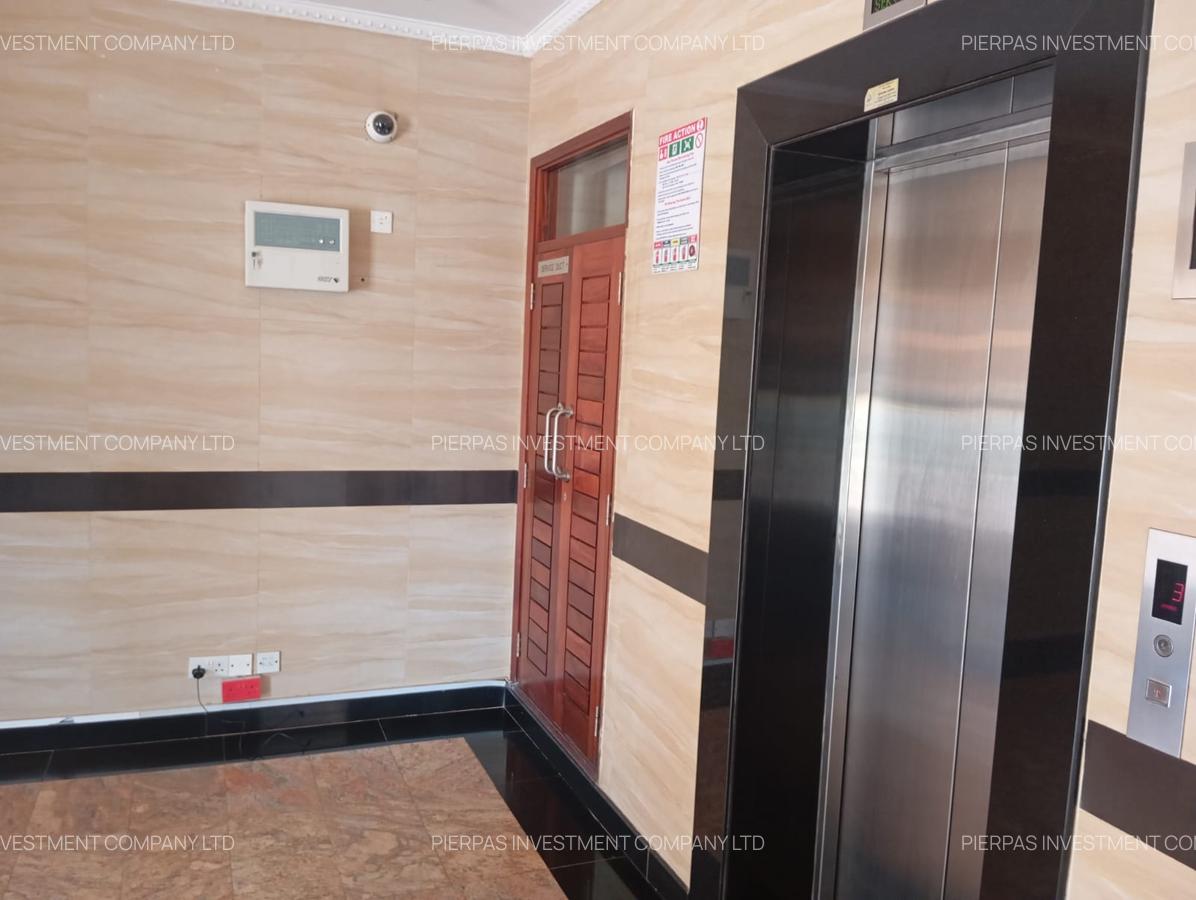 15,000 ft² Office with Service Charge Included in Riverside - 5