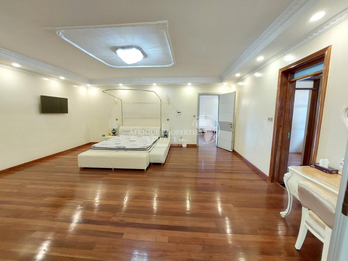 5 Bed Villa with En Suite in Gigiri - 15