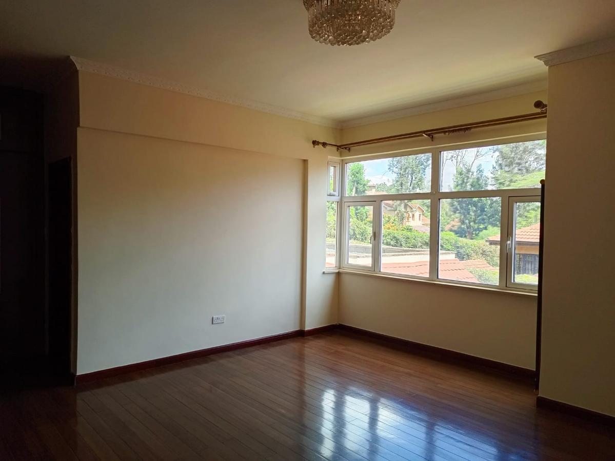 5 Bed House with En Suite in Runda - 9