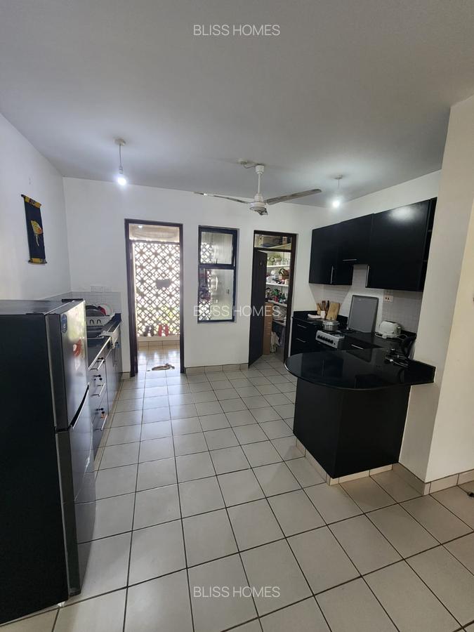 2 Bed Apartment with En Suite at Nyali Road - 16