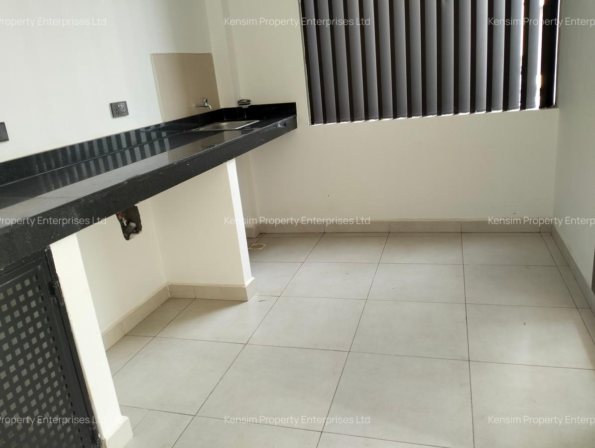 5 Bed Townhouse with En Suite in Lavington - 4
