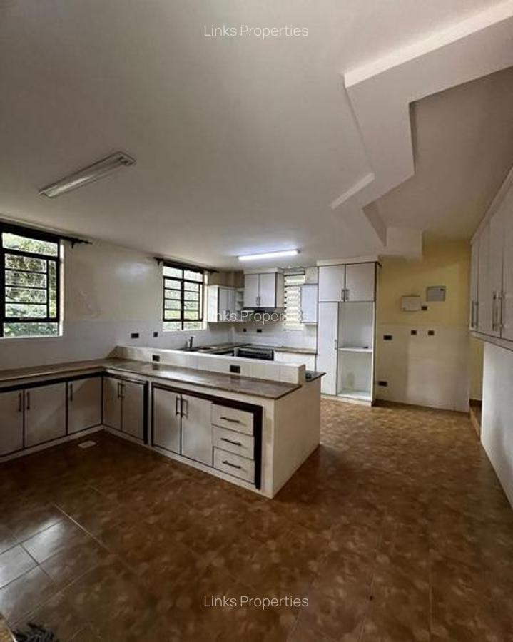 4 Bed Townhouse with En Suite at Karen - 3