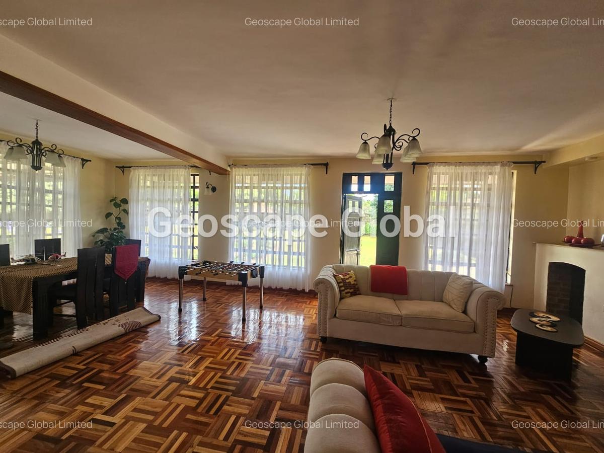 5 Bed House with En Suite in Runda - 2