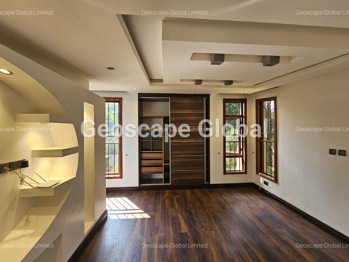 5 Bed House with En Suite in Kyuna - 8