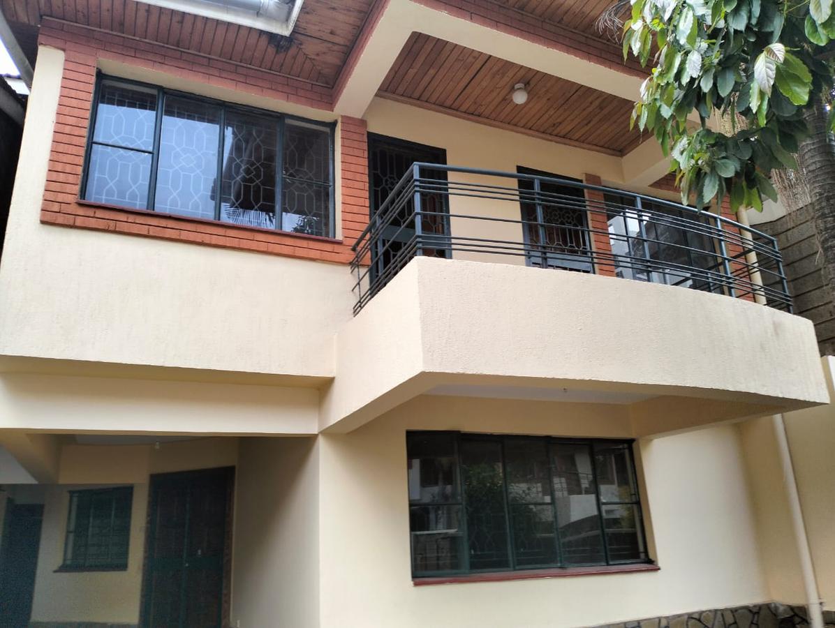 5 Bed Townhouse with En Suite at Lavington - 2