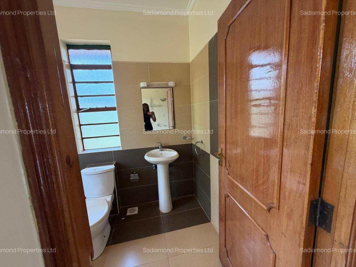 4 Bed Villa with En Suite in Runda - 12