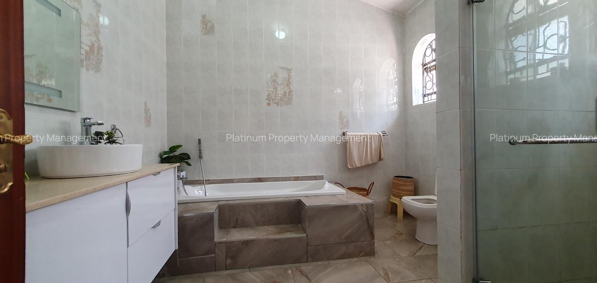 5 Bed House with En Suite at St Michaels Rd - 10