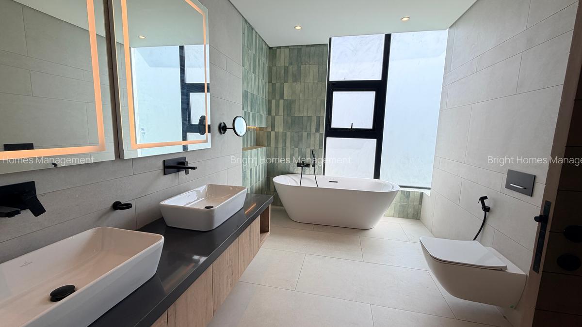 5 Bed Villa with En Suite in Spring Valley - 18