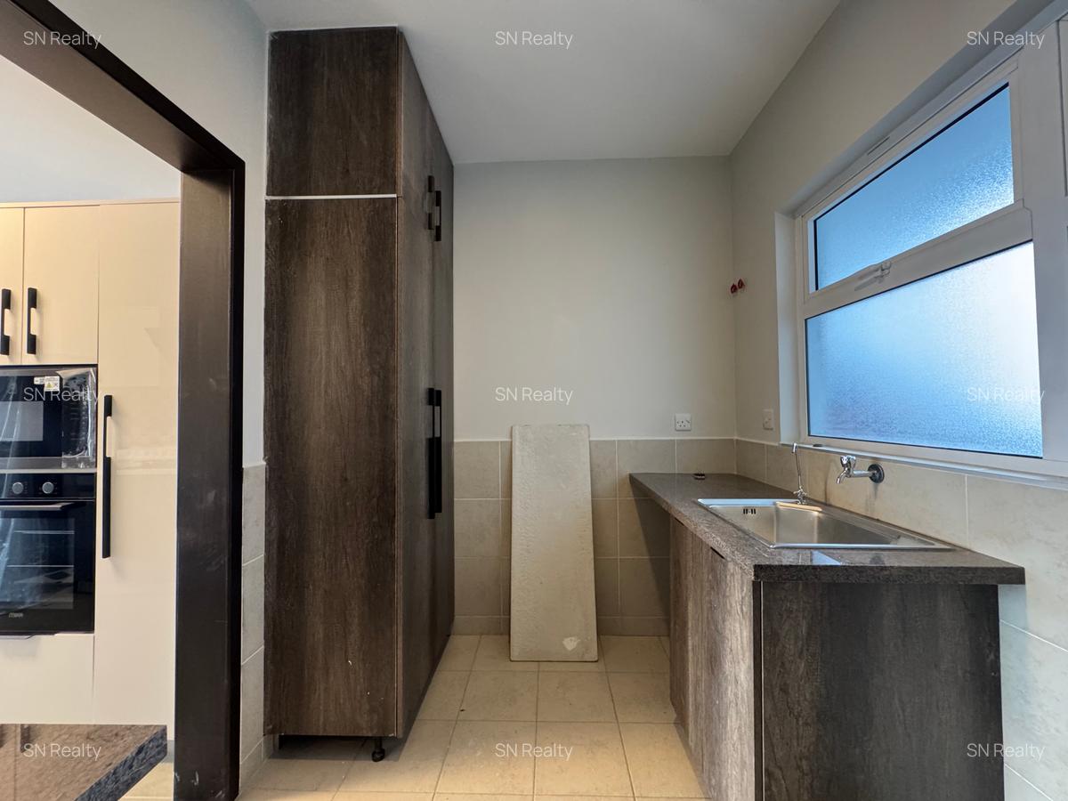 2 Bed Apartment with En Suite in Riverside - 15