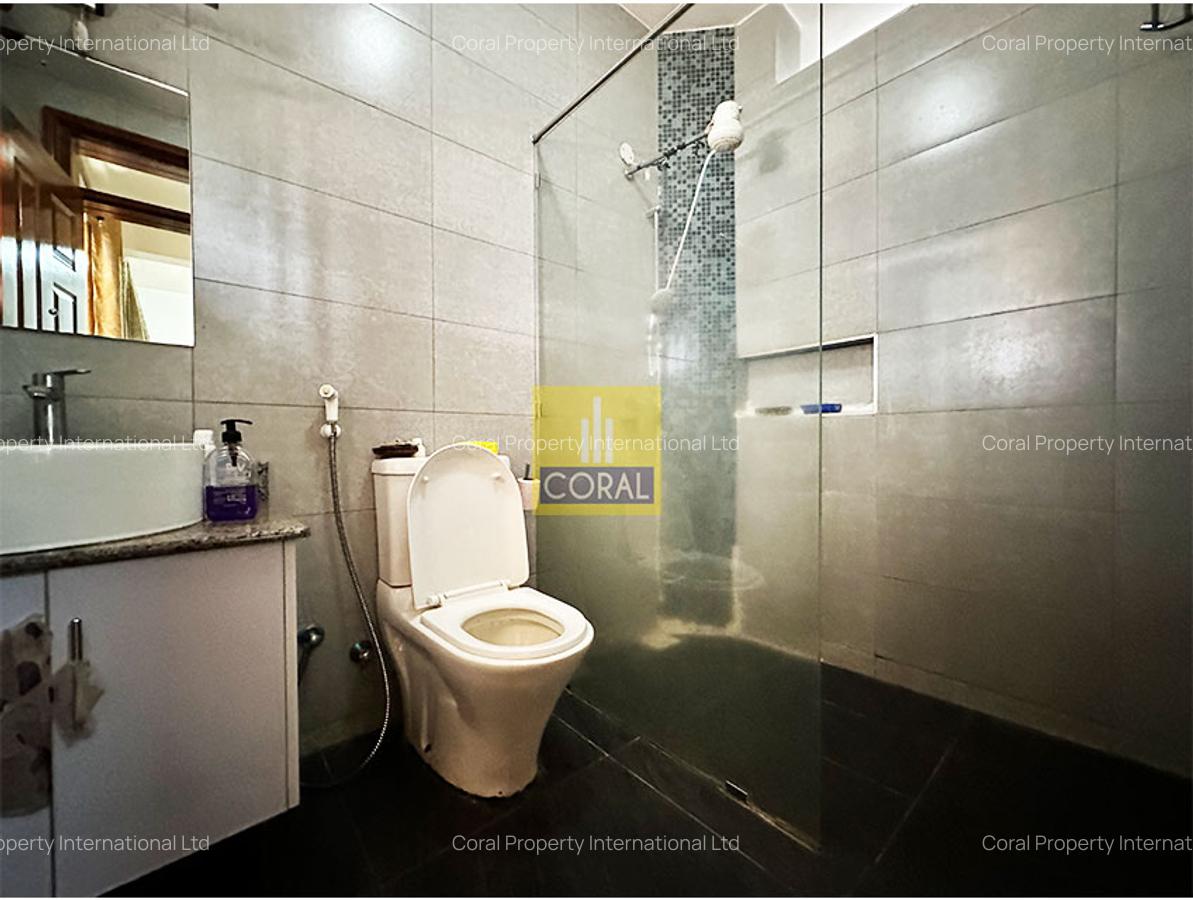 4 Bed Apartment with Parking in Parklands - 16