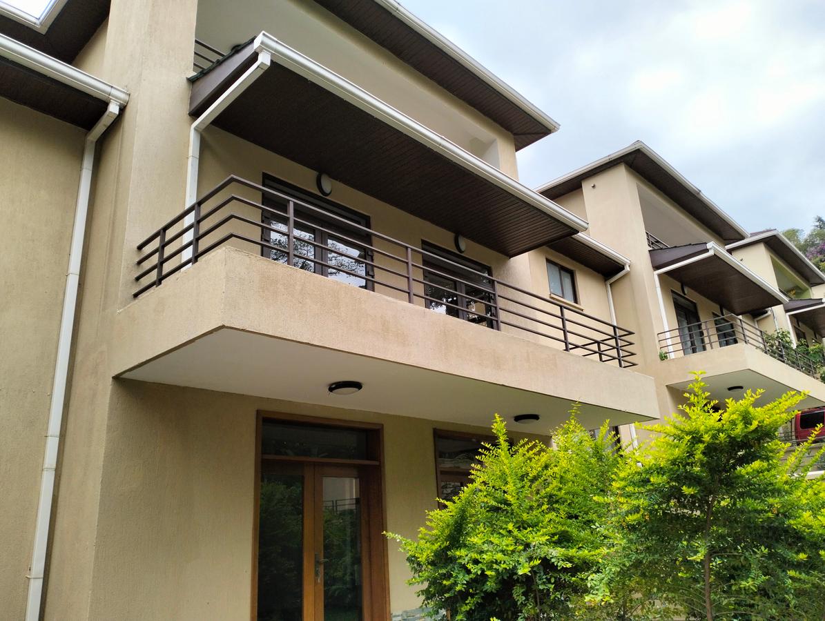 5 Bed Townhouse with En Suite in Lavington - 1