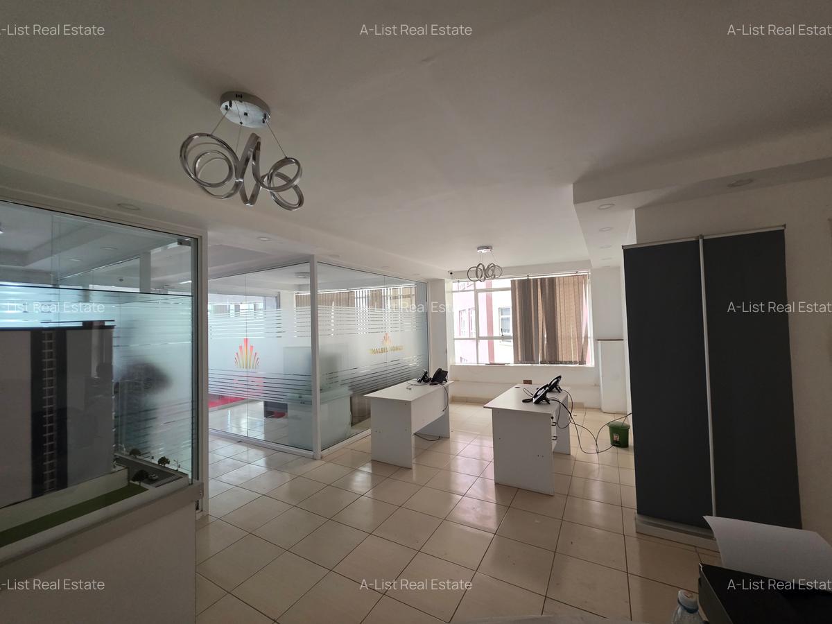 1,205 ft² Commercial Property with Service Charge Included at Parklands - 10