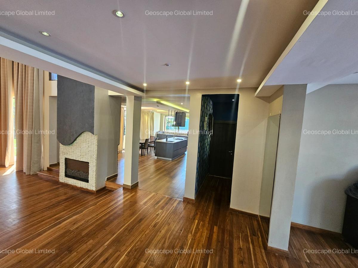 5 Bed House with En Suite in Runda - 4