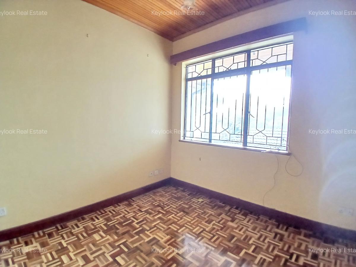 4 Bed Townhouse with En Suite at Lavington Green - 5