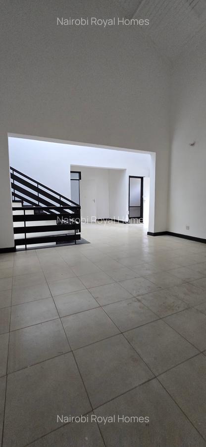 4 Bed Townhouse with En Suite at Lavington Off James Gichuru - 16