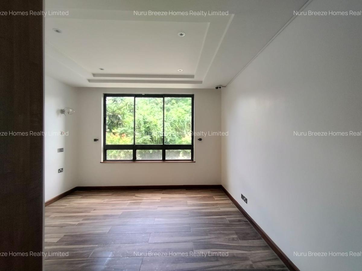 5 Bed Townhouse with En Suite in Lavington - 8