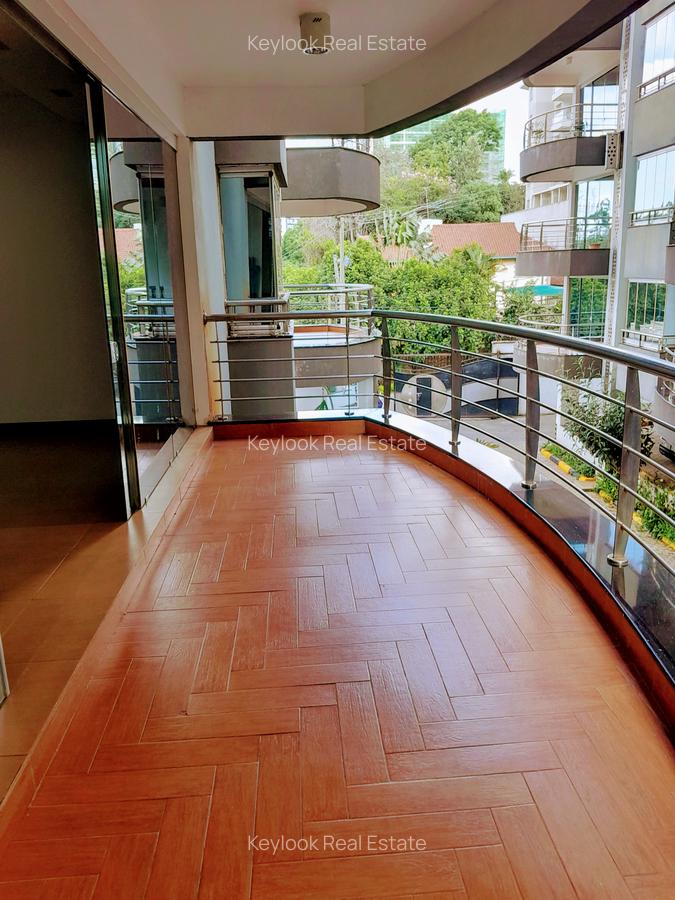 3 Bed Apartment with En Suite at Riverside Drive - 3