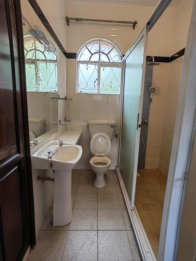 4 Bed Townhouse with Swimming Pool in Riverside - 19