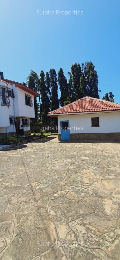 4 Bed House with En Suite in Nyali Area - 8