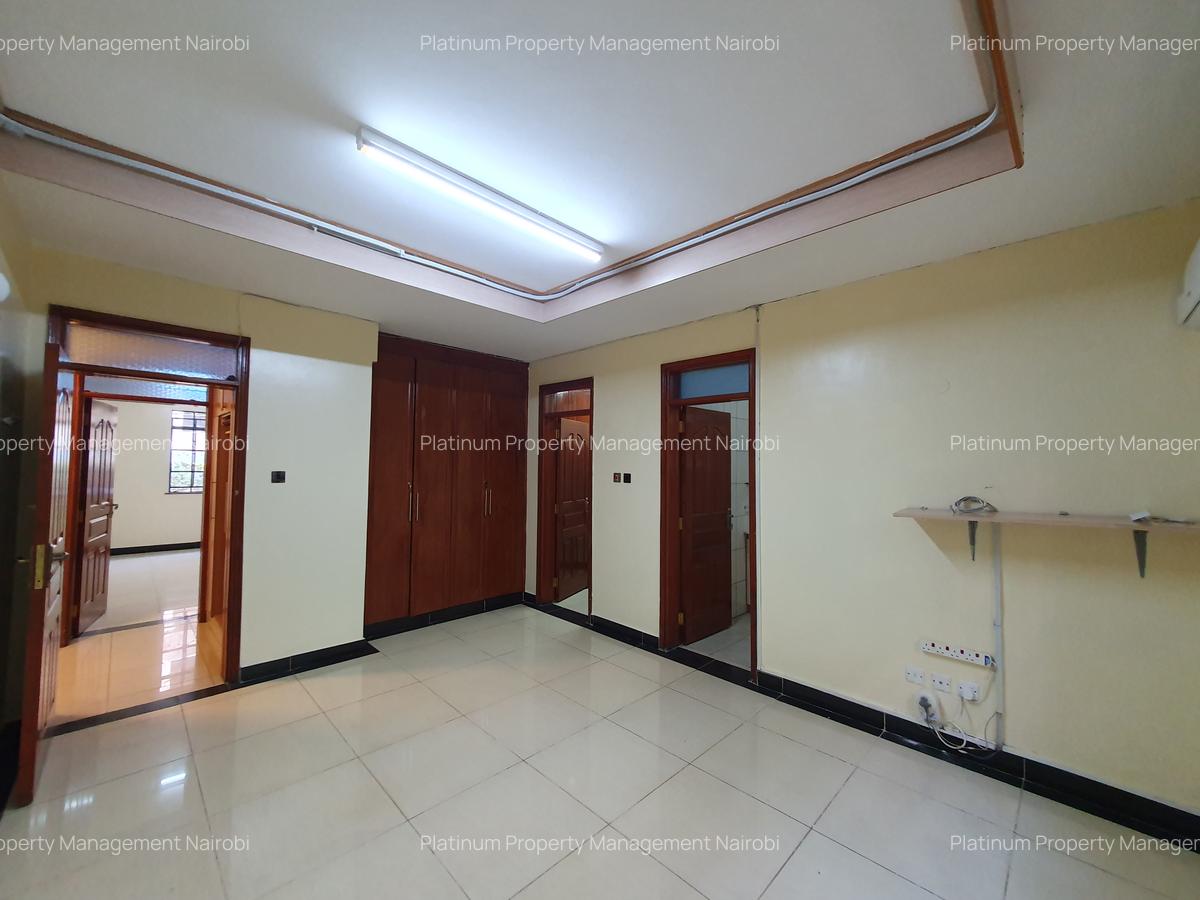 4 Bed Apartment with En Suite at Mpaka Rd - 19