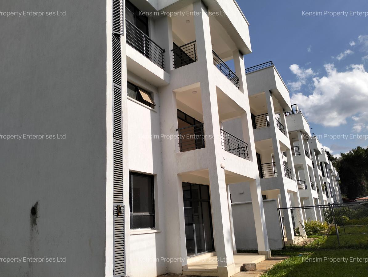 4 Bed Townhouse with En Suite in Lavington - 6