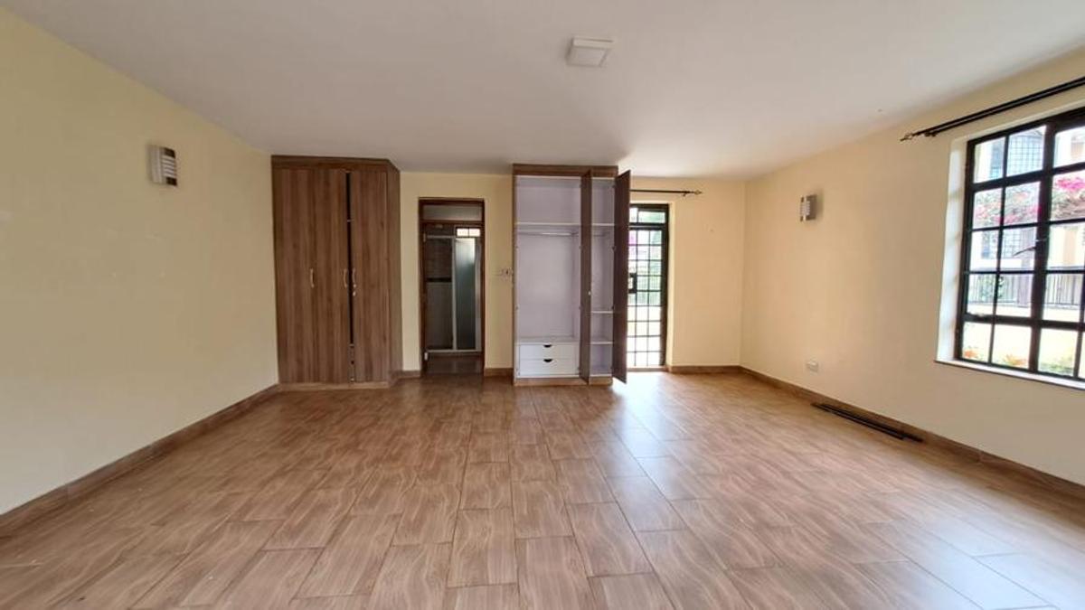 5 Bed Townhouse with En Suite in Kyuna - 7