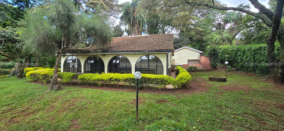 4 Bed House with En Suite at Loresho Road - 8