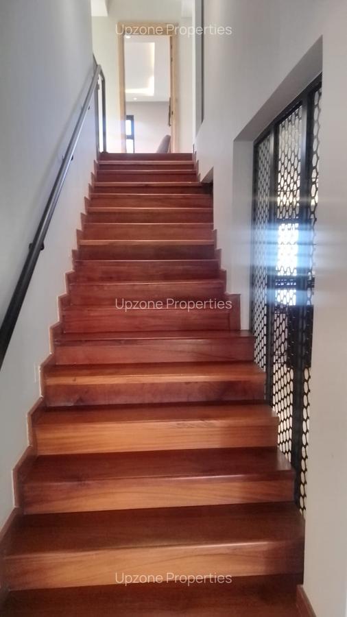 4 Bed Villa with En Suite in Lavington - 20