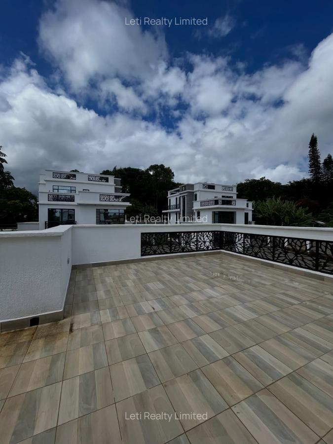 5 Bed Townhouse with En Suite in Lavington - 4