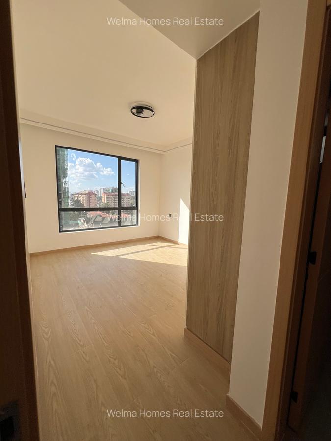 2 Bed Apartment with En Suite in Lavington - 6