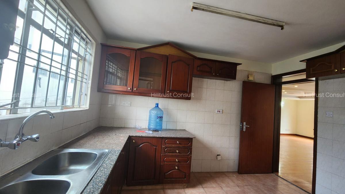 4 Bed Apartment with En Suite in Riverside - 4