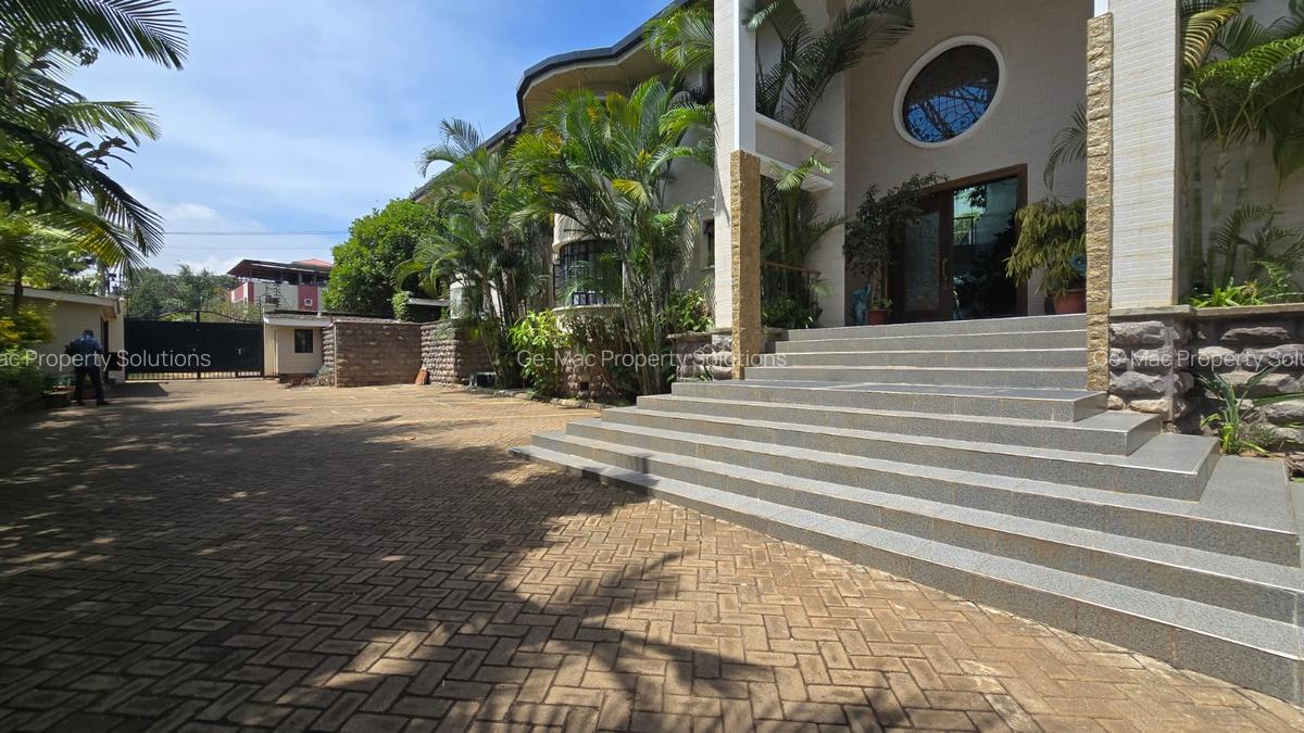 Serviced 2 Bed Apartment with En Suite in Nyari - 3