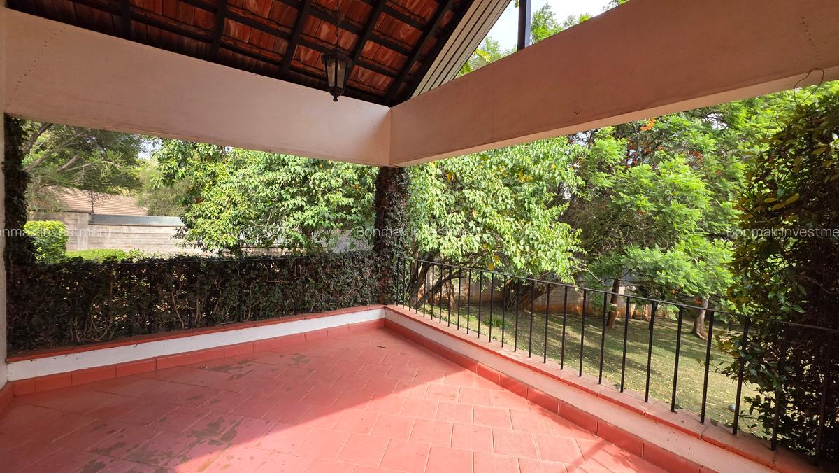 4 Bed House with En Suite at Lavington Green - 3