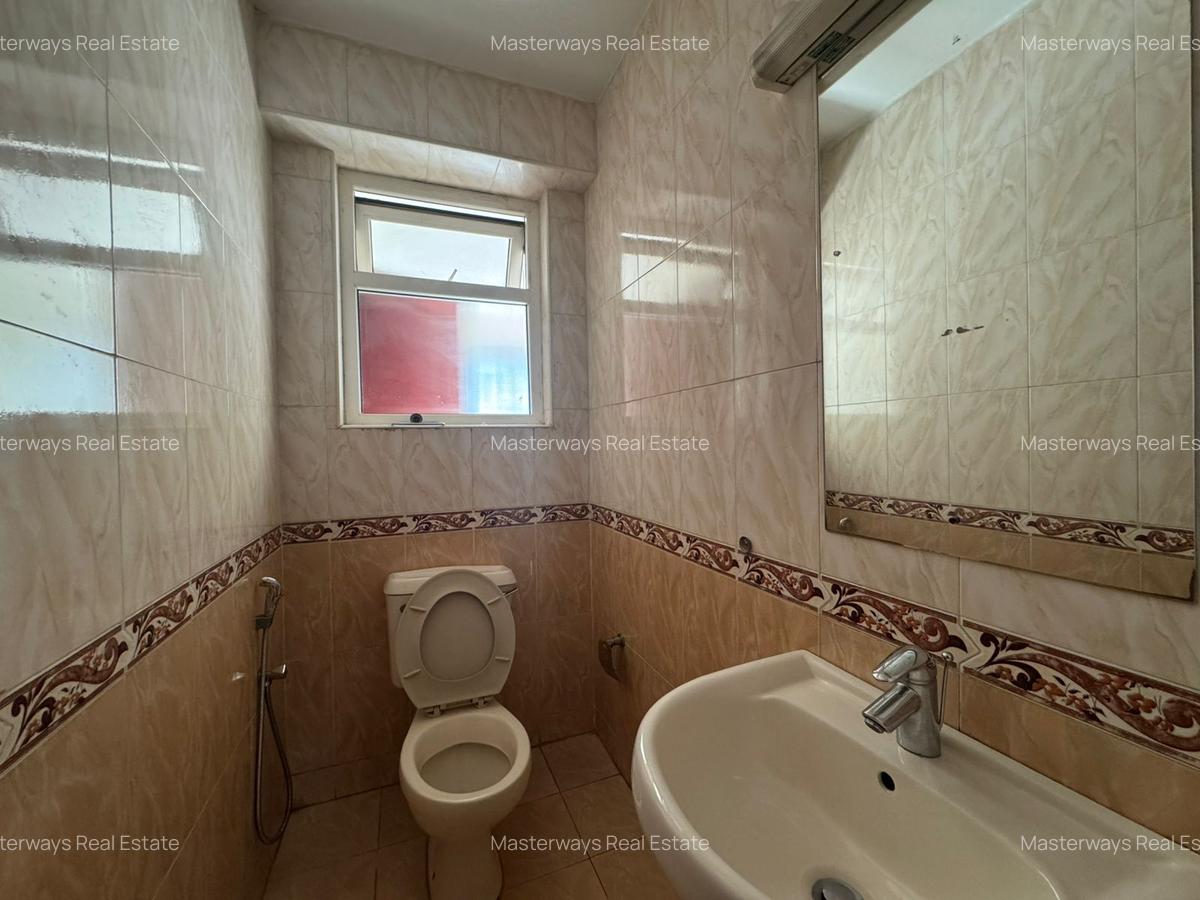 2 Bed Apartment with En Suite at Lantana Road - 12