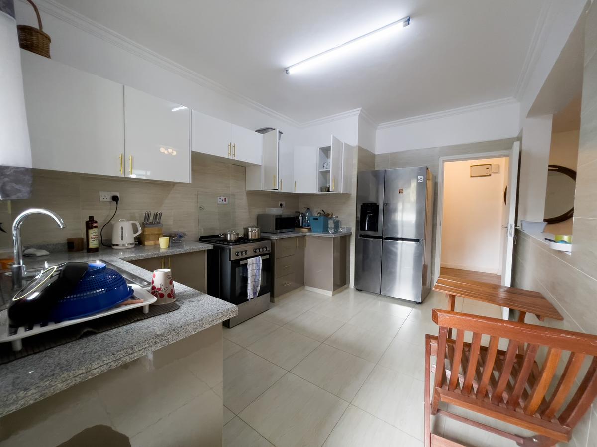 Furnished 2 Bed Apartment with En Suite at Hatheru Road - 4