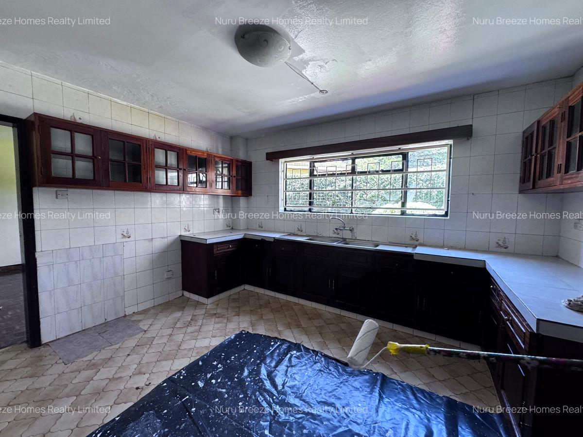 4 Bed House with En Suite in Nyari - 3