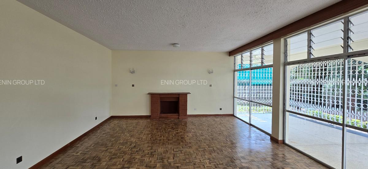 5 Bed House with En Suite at Nyari Central - 2